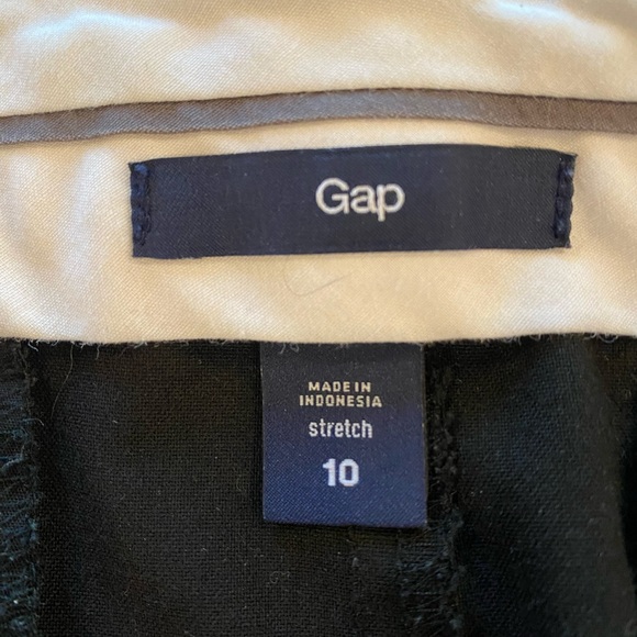 Gap Skirt - Picture 2 of 4